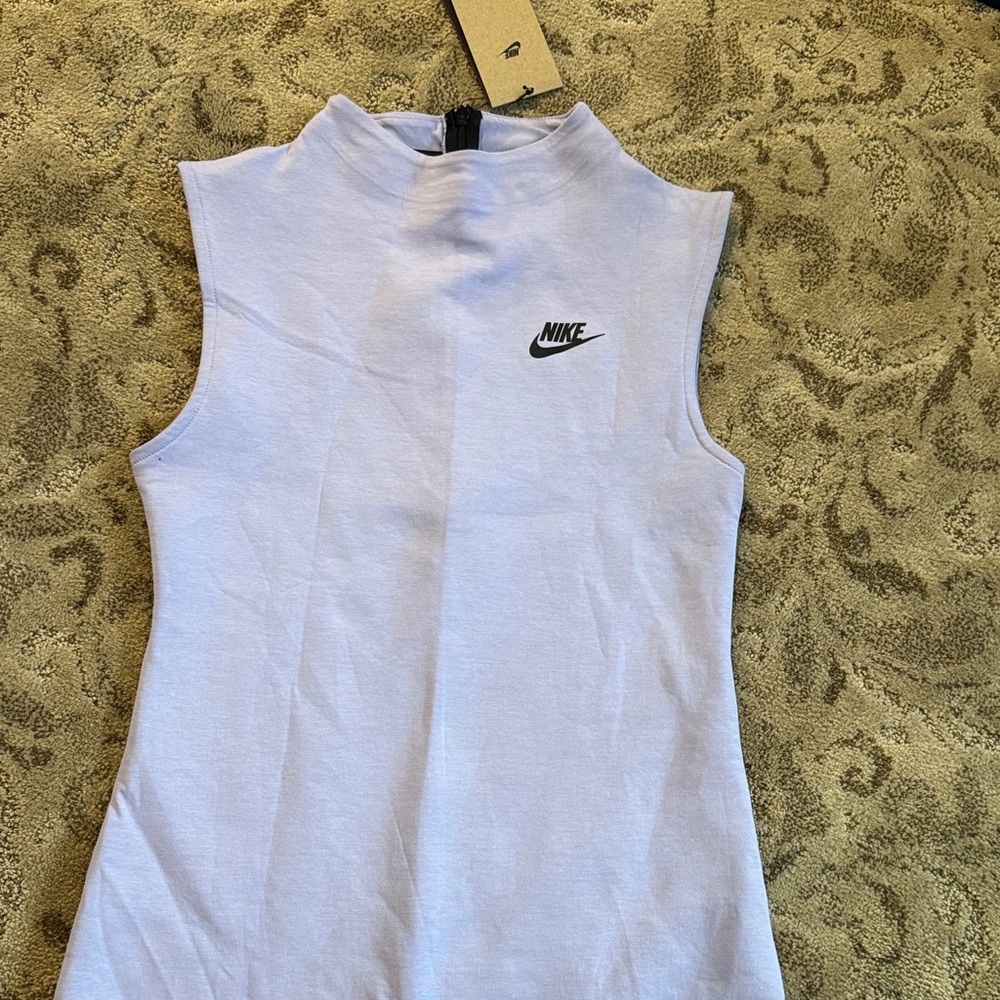 Elegant Lavender Sleeveless Dress - Picture 4 of 7